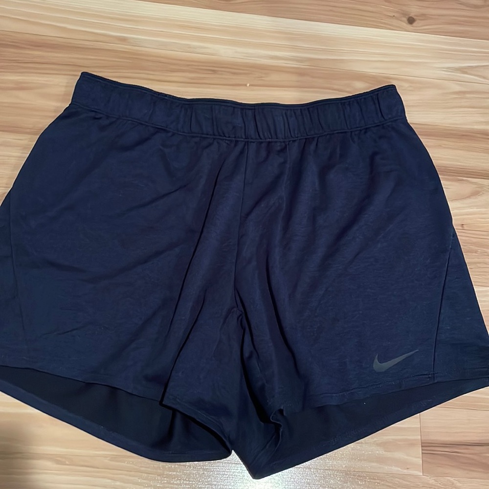 Nike shorts, like new (navy)